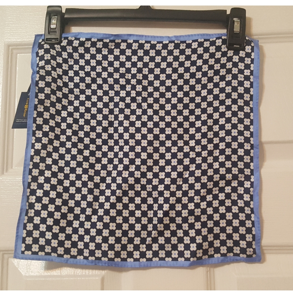 🦆5 for $25 - NWT handkerchief